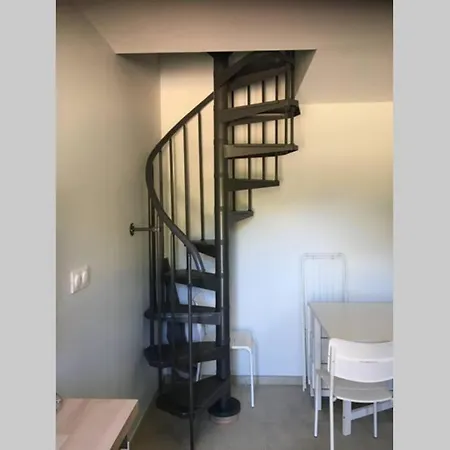 Appartement à Dans Un Domaine Privé Au Rez-de-jardin
