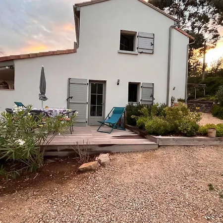 Apartamento à Dans Un Domaine Privé Au Rez-de-jardin *